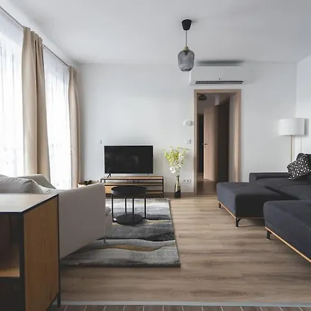 Jewish Quarter Hideaway With Terrace And Parking - 507 Budapest